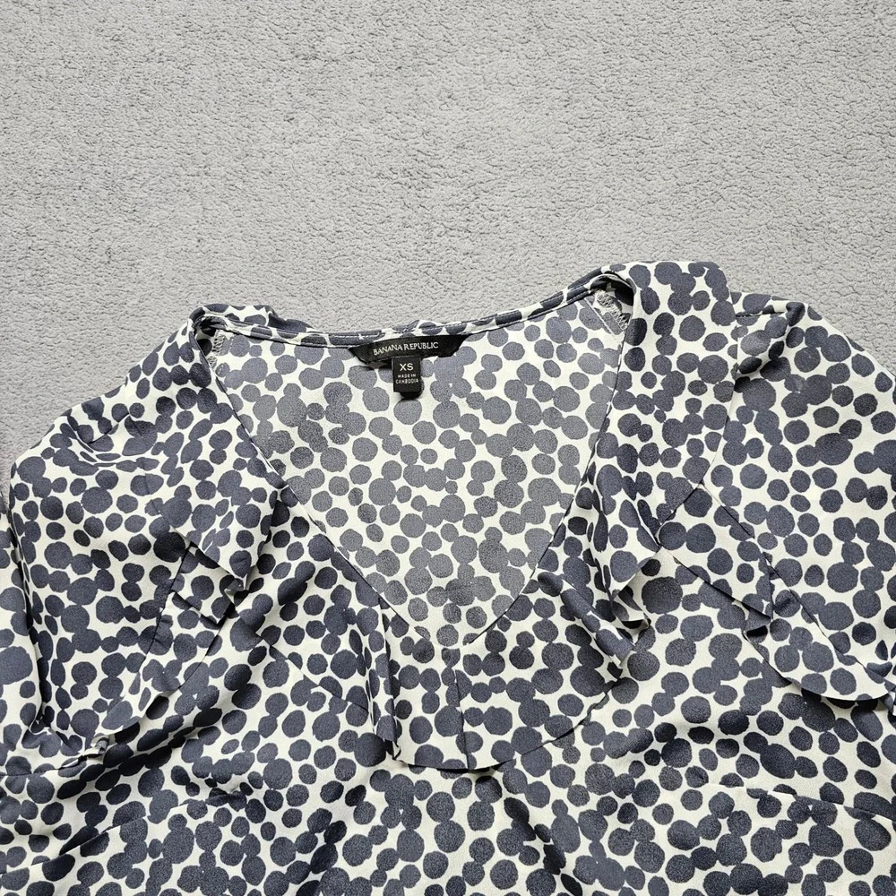 Banana Republic Womens XS Navy White Polka Dot Ruffle V-Neck Blouse 482668-00